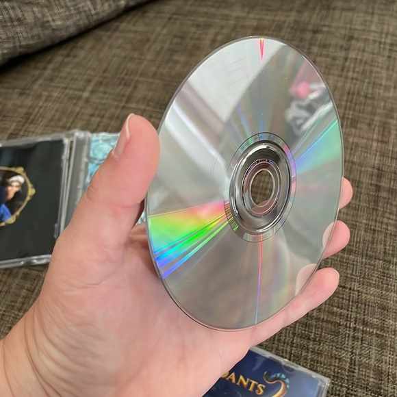 🔥 3/$25 - Descendants Cd - Picture 3 of 3